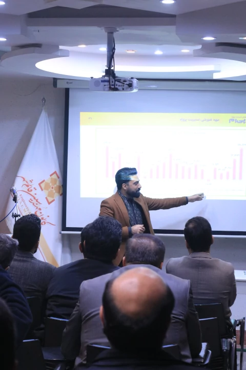 دکتر فرجاد، دوره مقدماتی مدیریت پروژ